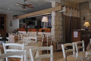 Restaurace v ubytování Hôtel Restaurant Le Provençal