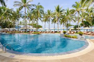 Der Swimmingpool an oder in der Nähe von Katathani Phuket Beach Resort - SHA Extra Plus