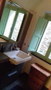 Kúpeľňa v ubytovaní Arvé Castelbianco - B&B e Appartamento