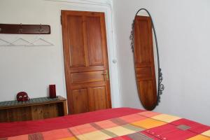 Postel nebo postele na pokoji v ubytování Maison Perron CIR- VDA-LATHUILE-N0062