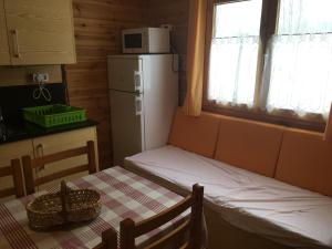 Η κουζίνα ή μικρή κουζίνα στο Camping Era Yerla D'arties