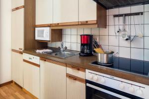 A kitchen or kitchenette at Haus am Mühlanger