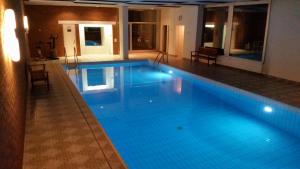 The swimming pool at or close to Ferienwohnung "Casa Annabella"