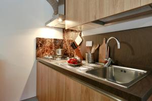 A kitchen or kitchenette at La Compagnia del Chianti