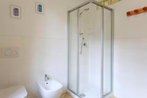 A bathroom at La Compagnia del Chianti