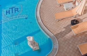 Bazén v ubytování Hotel Terme Roma nebo v jeho okolí