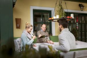 Hosté ubytování Weingut & Gästezimmer Edelmann