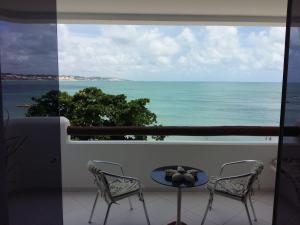 balcón con vistas al océano en Habana Beach Flat, en Natal