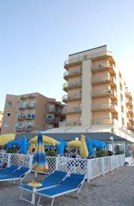 Bazén v ubytování Bikini Tropicana Family Hotel nebo v jeho okolí