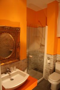Bathroom sa Apartamentos Rincón del Puerto