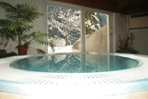 Bazén v ubytování Hotel Salvan nebo v jeho okolí