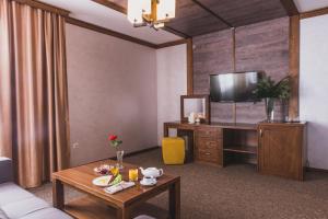 Televisyen dan/atau pusat hiburan di Davir Spa Resort