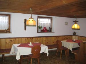 Restorāns vai citas vietas, kur ieturēt maltīti, naktsmītnē Haus Christl