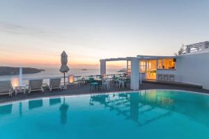 Hồ bơi trong/gần Artemis Suites