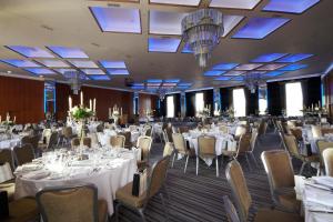 Restaurace v ubytování Rochestown Park Hotel & Leisure Centre