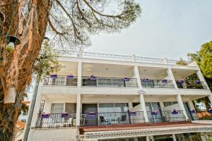A balcony or terrace at Fuda Hotel