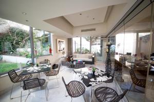 Posedenie v ubytovaní Comfy Boutique Hotel