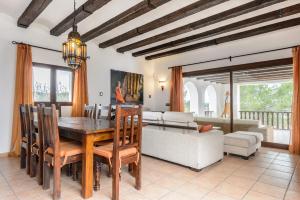 Gallery image of Villa Almond in San Antonio Bay