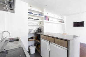 Gallery image of Appartement Arlequin / Chardonnay in Paris