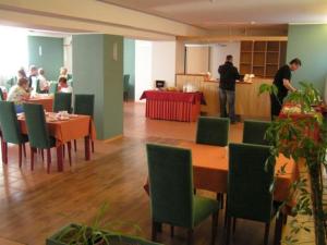 Restoran või mõni muu söögikoht majutusasutuses Arabella Hotel