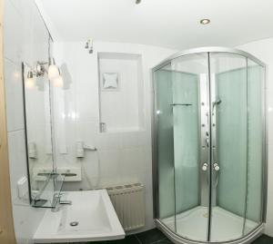 Koupelna v ubytování Almhaus Blümel