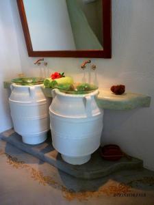 Ένα μπάνιο στο La Maison Vert Amande
