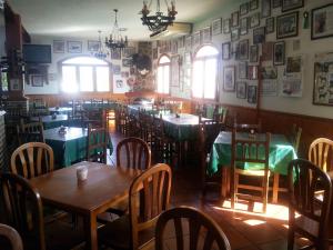 Reštaurácia alebo iné gastronomické zariadenie v ubytovaní CH Tietar