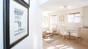 Gallery image of 1 bed flat in Chelsea off the Kings Road sleeps 4! in London