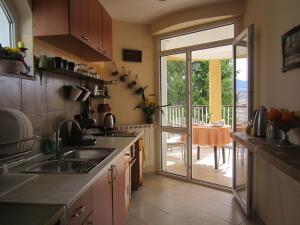 Kjøkken eller kjøkkenkrok på Guest house Bankya