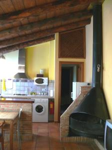 Una cocina o zona de cocina en Casa Mur Artesania