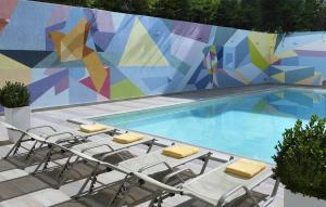 Bazén v ubytování Amarilia Hotel nebo v jeho okolí
