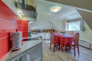 Кухня или мини-кухня в Apartment Bačvice Holiday with free parking
 +32 фотографии