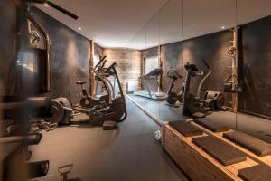 Fitness centrum a/nebo fitness zařízení v ubytování Hotel Chalet S - Dolomites Design - adults recommended
