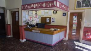 The lobby or reception area at OYO Swanvale Lodge Hotel 