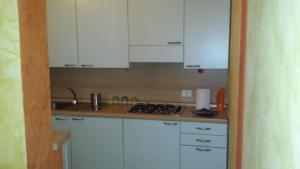 A kitchen or kitchenette at Veryhouse