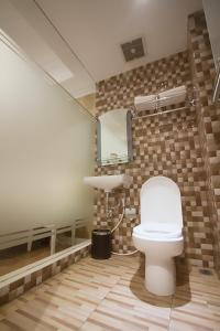 Ένα μπάνιο στο F Hotel Jakarta
