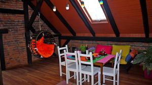 Posedenie v ubytovaní Old Attic House