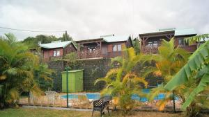Aed väljaspool majutusasutust Les Bungalows les Vanilliers, Sud Sauvage avec piscine