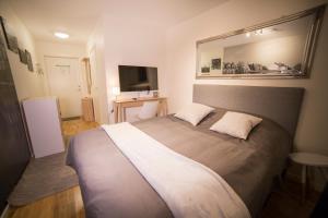 TV a/nebo společenská místnost v ubytování Hotell TunaPark