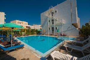 Bazén v ubytování International Hotel nebo v jeho okolí