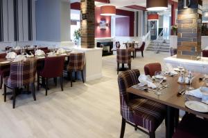 Restaurant o un lloc per menjar a The Crown Hotel