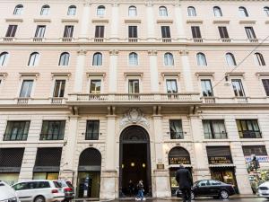 Gallery image of Queen Palace Suites in Rome