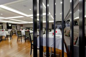 Restaurace v ubytování Golden Tulip São José dos Campos