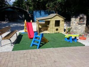 Herní místnost nebo prostor pro děti v ubytování Camping Luni
