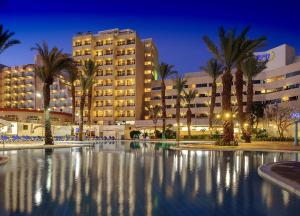 Bazén v ubytování Caesar Premier Eilat Hotel nebo v jeho okolí