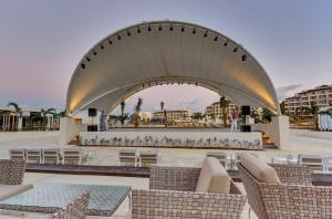 Royalton Saint Lucia, An Autograph Collection All-Inclusive Resort的休息区