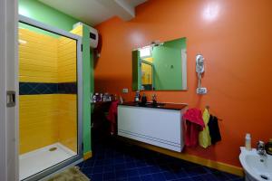 Ένα μπάνιο στο Casa Comba