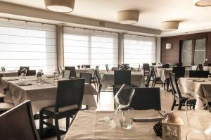 Restaurace v ubytování Hotel Maloia + 30 fotografií