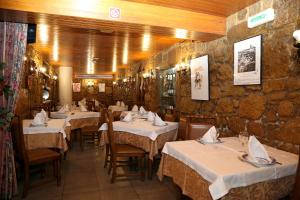 Hotel Bagoeira 레스토랑 또는 맛집