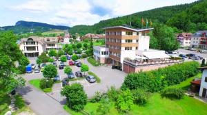 Nespecifikovaný výhled na hory nebo výhled na hory při pohledu z hotelu